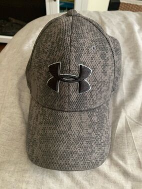 Under Armour Charcoal Textured Logo Baseball Cap